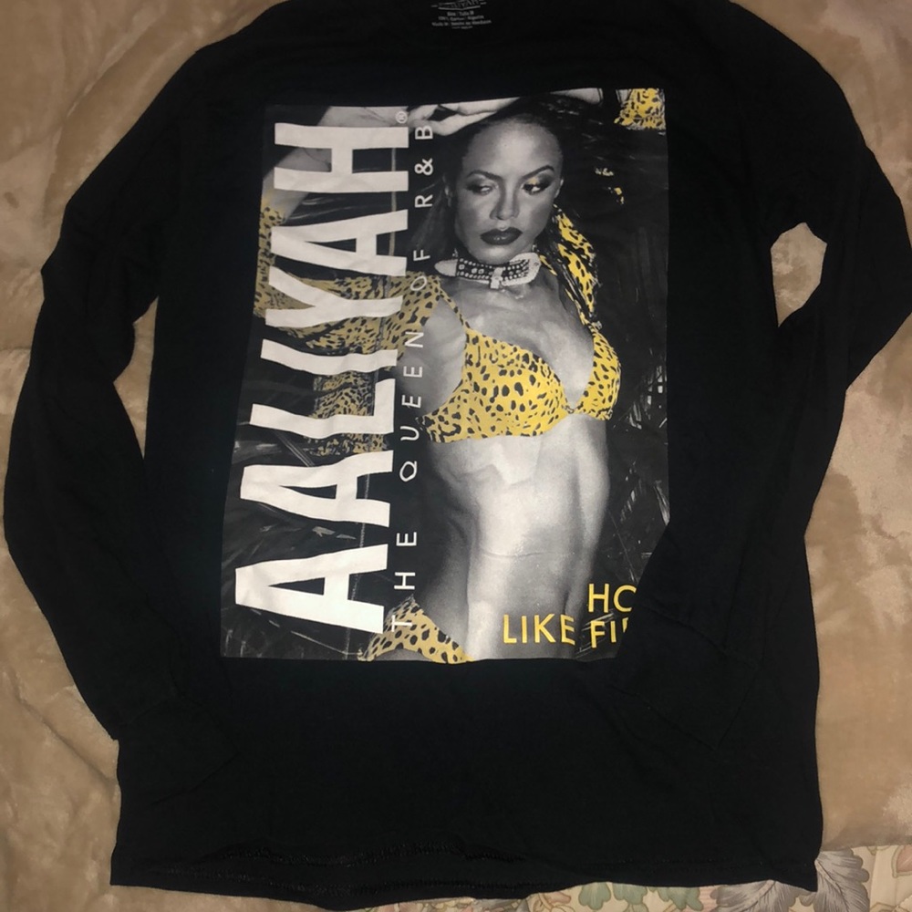 Aaliyah Long Sleeve Graphic Tee